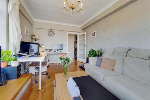 1 bedroom flat for sale, PORTSEA HALL, PORTSEA PLACE, London, W2