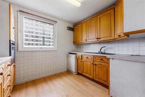 121 The Water Gardens, London, W2 2DD