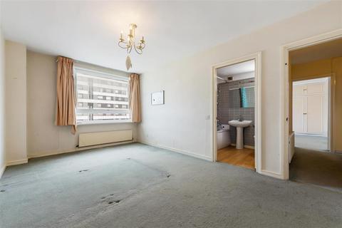 121 The Water Gardens, London, W2 2DD