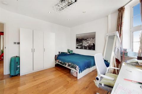 CAMBRIDGE COURT, SUSSEX GARDENS, London, W2