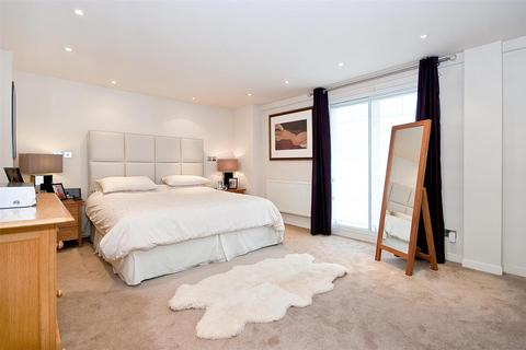 3 bedroom flat for sale, HAMPDEN GURNEY STREET, London, W1H