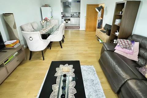 2 bedroom flat to rent, Draycott Avenue, Midwinter Court, HA3