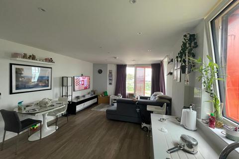 3 bedroom apartment to rent, Telegraph Avenue, London, SE10