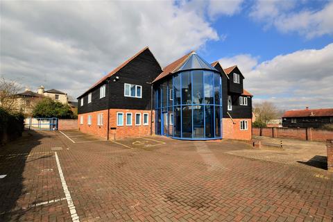 Office to rent, Cardinals Court, Bradford Street, Braintree, Essex, CM7