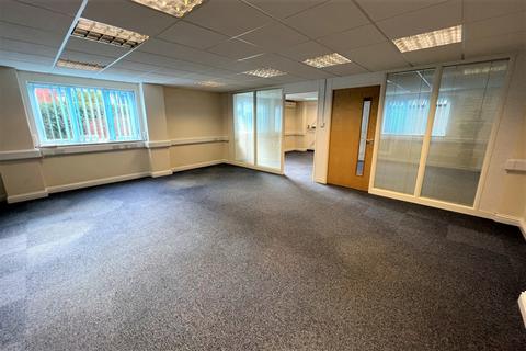 Office to rent, Cardinals Court, Bradford Street, Braintree, Essex, CM7