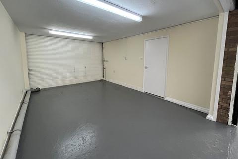 Industrial unit to rent, Unit 8, Heybridge House Industrial Estate, The Causeway, Maldon, Essex, CM9