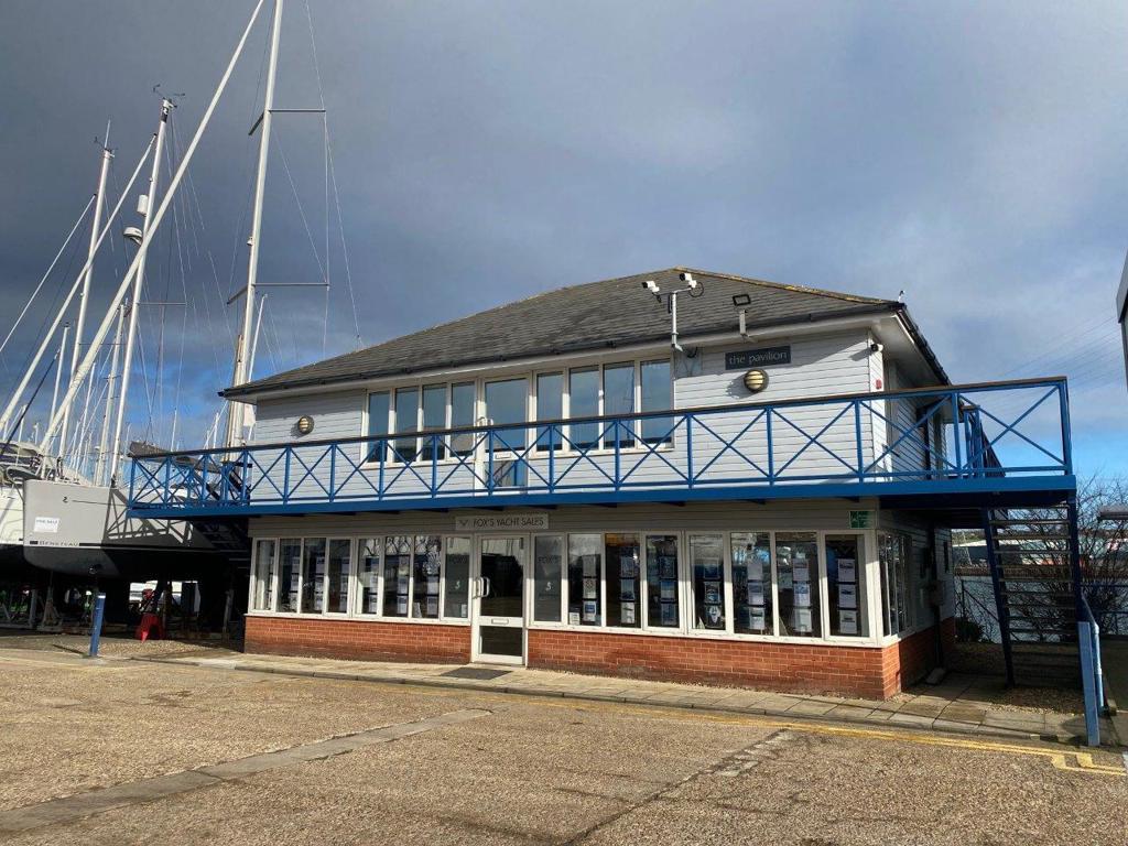 The Pavilion, Fox's Marina, Ipswich... Office - £1,479 pcm (£341 pw)