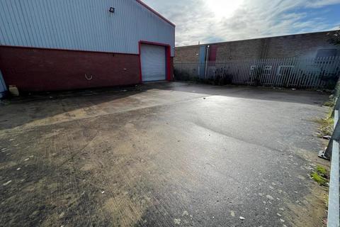 Industrial unit to rent, 22 Grange Way Business Park, Whitehall Industrial Estate, Colchester, Essex, CO2