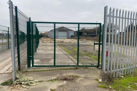 Industrial unit to rent, 5 Fieldgate Quay, Haven Road, Colchester, Essex, CO2