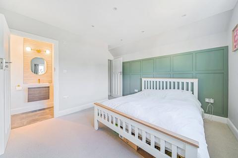 4 bedroom end of terrace house to rent, Cardinal Avenue, Kingston Upon Thames, KT2