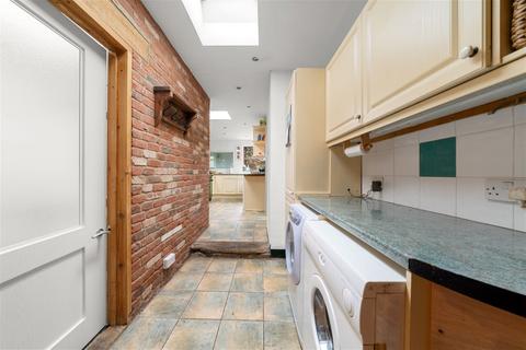 22 Hill Road, Oakley, Basingstoke, RG23 7HR