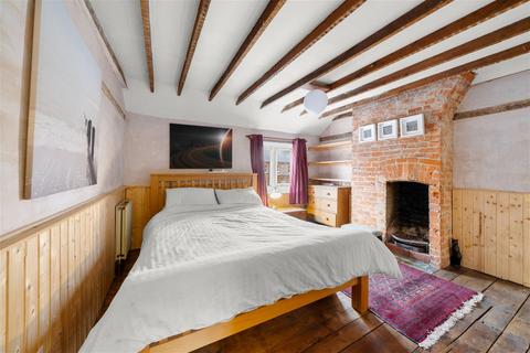 22 Hill Road, Oakley, Basingstoke, RG23 7HR