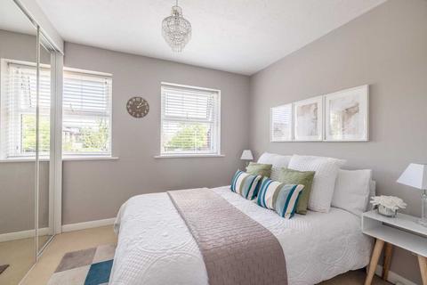 2 bedroom end of terrace house for sale, Harkness Road, Burnham SL1