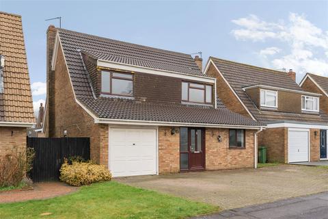 28 The Vale, Oakley, Basingstoke, RG23 7LB