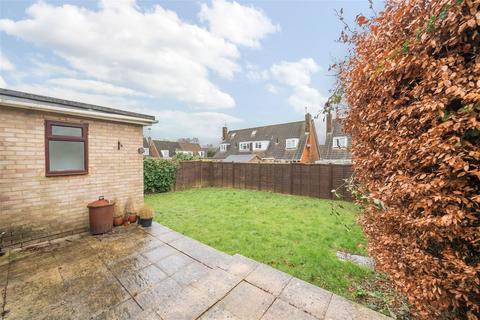 28 The Vale, Oakley, Basingstoke, RG23 7LB