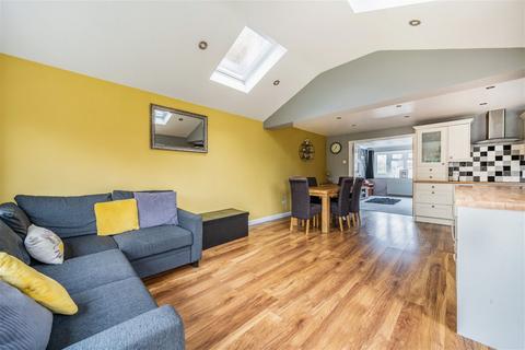 7 Tollgate Close, Oakley, Basingstoke, RG23 7BH