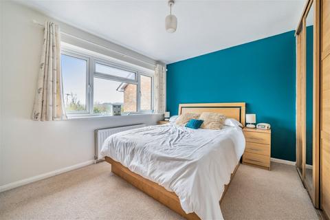 7 Tollgate Close, Oakley, Basingstoke, RG23 7BH