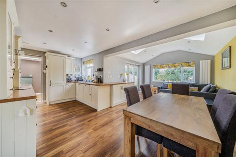 7 Tollgate Close, Oakley, Basingstoke, RG23 7BH