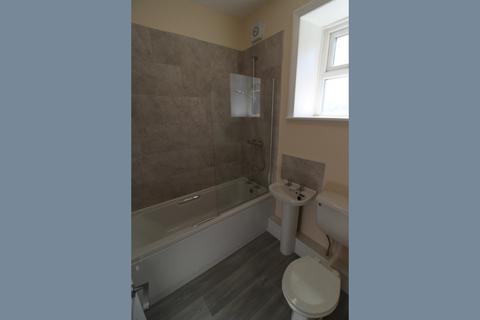 2 bedroom flat to rent, 80 Long Lane  , Huddersfield, West Yorkshire, HD5
