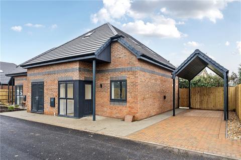 3 bedroom detached house for sale, Botley Road, Romsey, Hampshire
