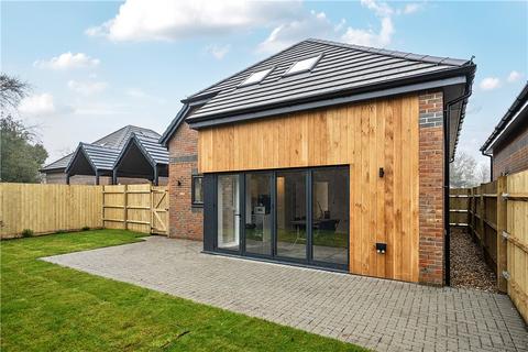 3 bedroom detached house for sale, Botley Road, Romsey, Hampshire