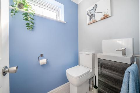 6 Foxmoor Close, Oakley, Basingstoke, RG23 7BQ