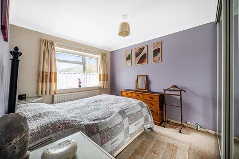 25 Highland Drive, Oakley, Basingstoke, RG23 7LF