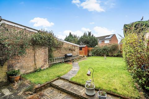 25 Highland Drive, Oakley, Basingstoke, RG23 7LF