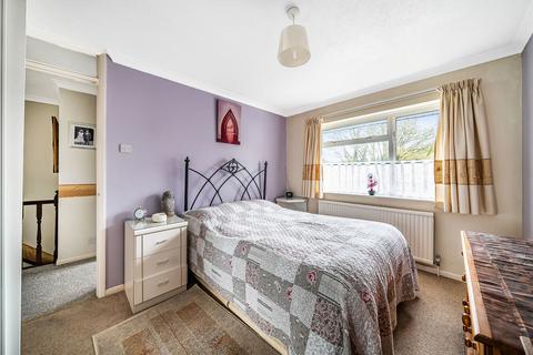25 Highland Drive, Oakley, Basingstoke, RG23 7LF