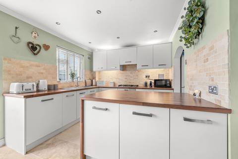 5 Braemar Drive, Oakley, Basingstoke, RG23 7LX