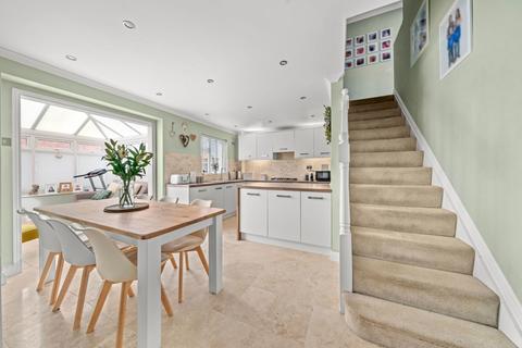5 Braemar Drive, Oakley, Basingstoke, RG23 7LX