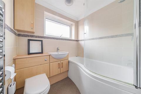 15 Stour Road, Oakley, Basingstoke, RG23 7AR