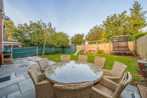 15 Stour Road, Oakley, Basingstoke, RG23 7AR