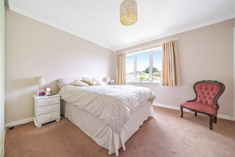 6 Beech Tree Close, Oakley, Basingstoke, RG23 7EF