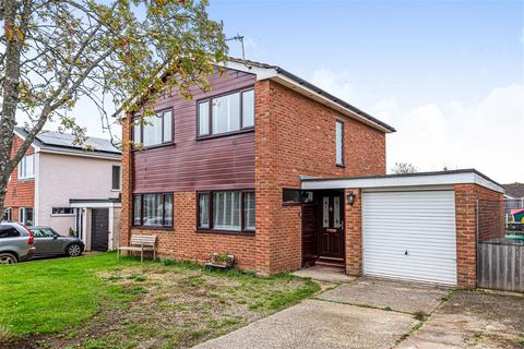 9 Blackwater Close, Oakley, Basingstoke, RG23 7AS