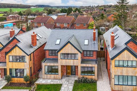 Bramley House, 4a Pardown, Oakley, Basingstoke, RG23 7DY