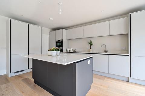 Bramley House, 4a Pardown, Oakley, Basingstoke, RG23 7DY