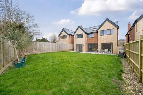Bramley House, 4a Pardown, Oakley, Basingstoke, RG23 7DY