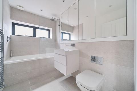 Bramley House, 4a Pardown, Oakley, Basingstoke, RG23 7DY