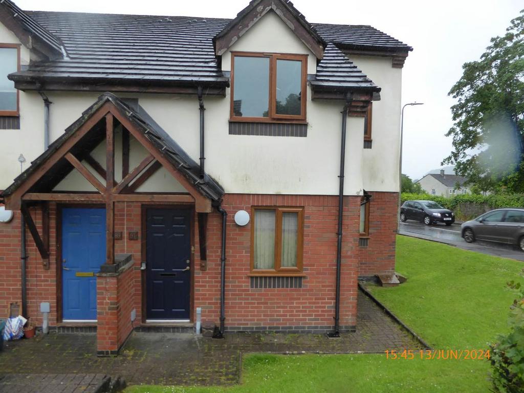 Burgess Meadows, Johnstown, Carmarthen 2 bed flat to rent £750 pcm (£