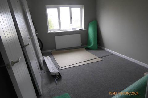 2 bedroom flat to rent, Burgess Meadows, Johnstown, Carmarthen