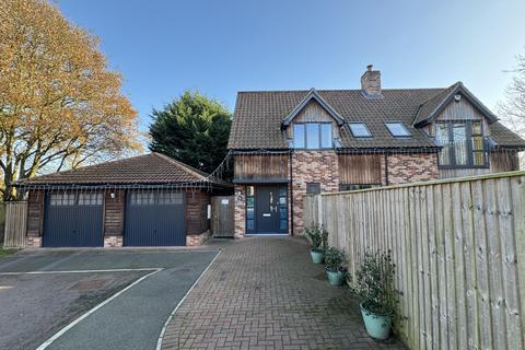 3 bedroom detached house for sale, Nightingale Close, Melton, IP12