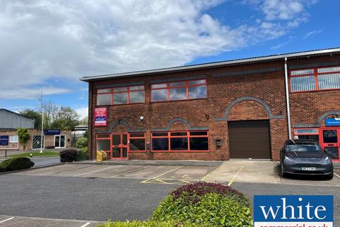 Industrial unit to rent, 1 Canada Close, Banbury, OX16 2RT