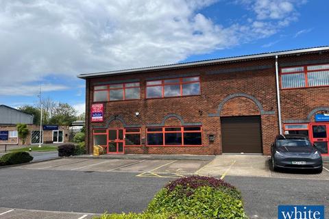 Industrial unit to rent, 1 Canada Close, Banbury, OX16 2RT