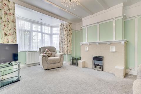 2 bedroom apartment for sale, St. James Avenue, Thorpe Bay, SS1