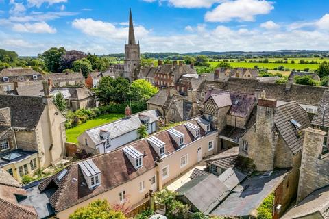 2 bedroom terraced house for sale, High Street, Lechlade, Gloucestershire, GL7