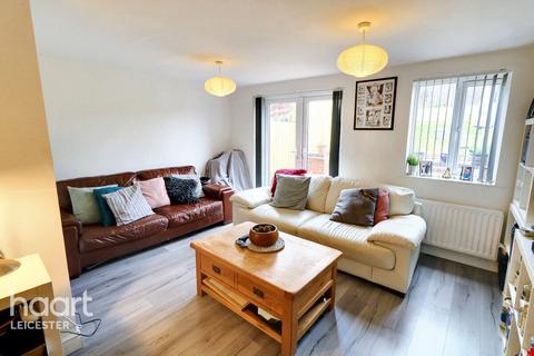 3 bedroom end of terrace house for sale, Cottage Farm Close, Leicester