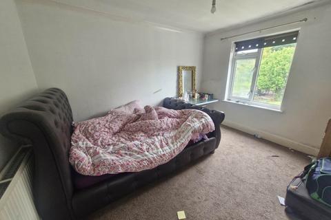 3 bedroom semi-detached house for sale, Dunstable Road, Luton LU4