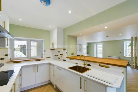 4 bedroom terraced house for sale, St Saviour