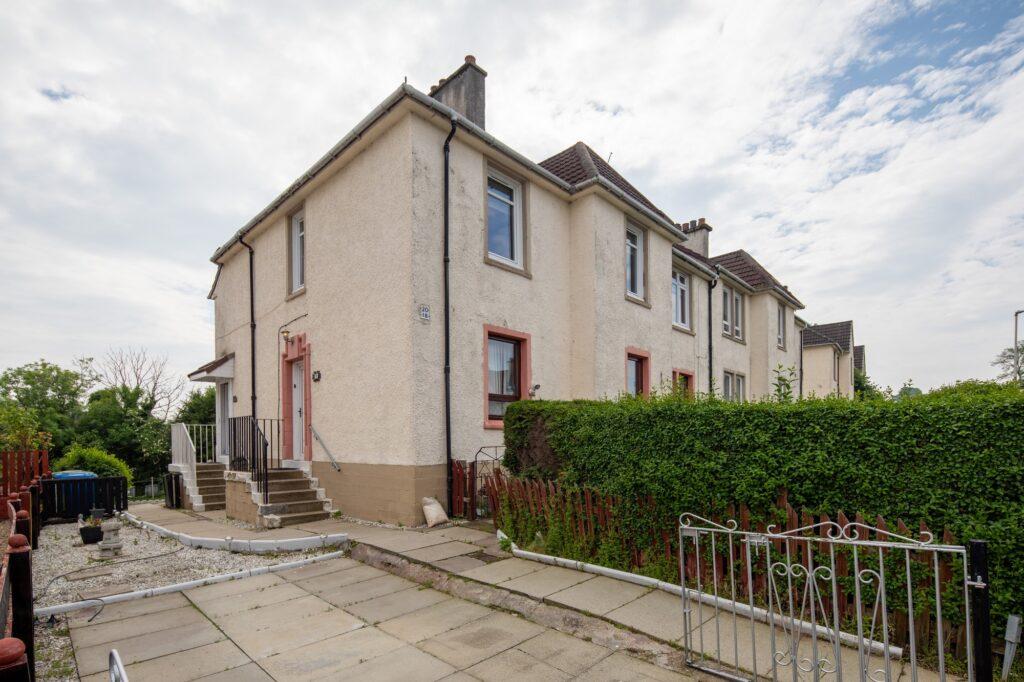 Overlea Avenue, Rutherglen 3 bed flat for sale £119,000